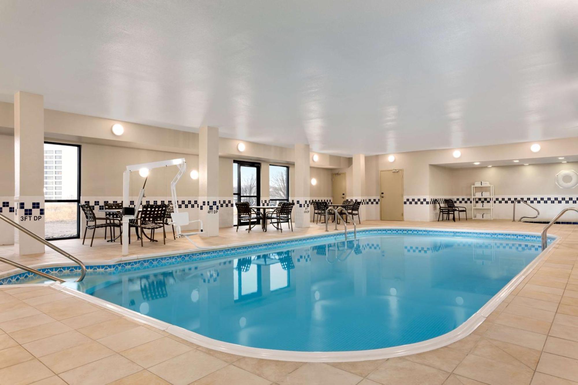 Hampton Inn Wichita-East Exterior foto